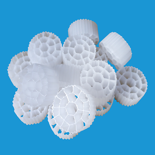 မှန်ကန်သော MBBR (Moving Bed Biofilm Reactor) စစ်ထုတ်သည့် မီဒီယာပြုလုပ်သည့်စက်ကို ရွေးချယ်နည်း